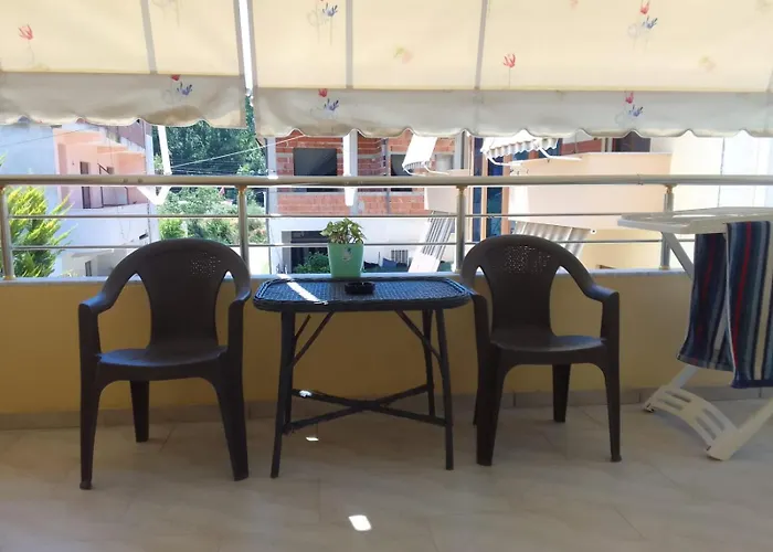 Xhelalit Large Ensuite * Durrës