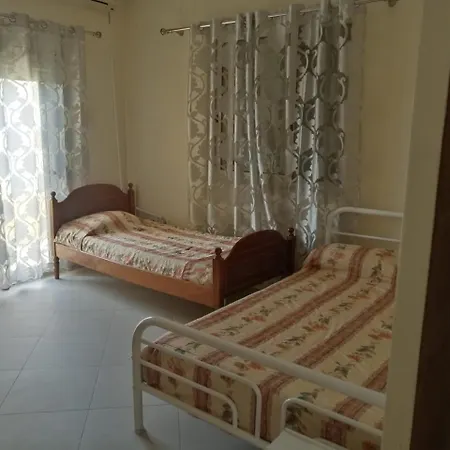 منزل للإقامة Xhelalit Large Ensuite دراس