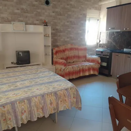 Xhelalit Large Ensuite منزل للإقامة