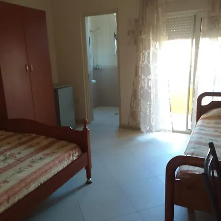 Privatunterkunft Xhelalit Large Ensuite