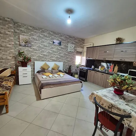 Xhelalit Large Ensuite * Durrës