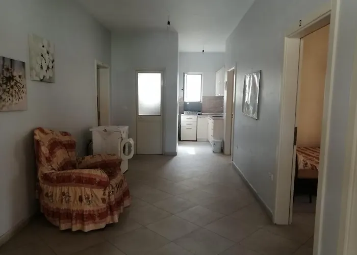 Xhelalit Large Ensuite *